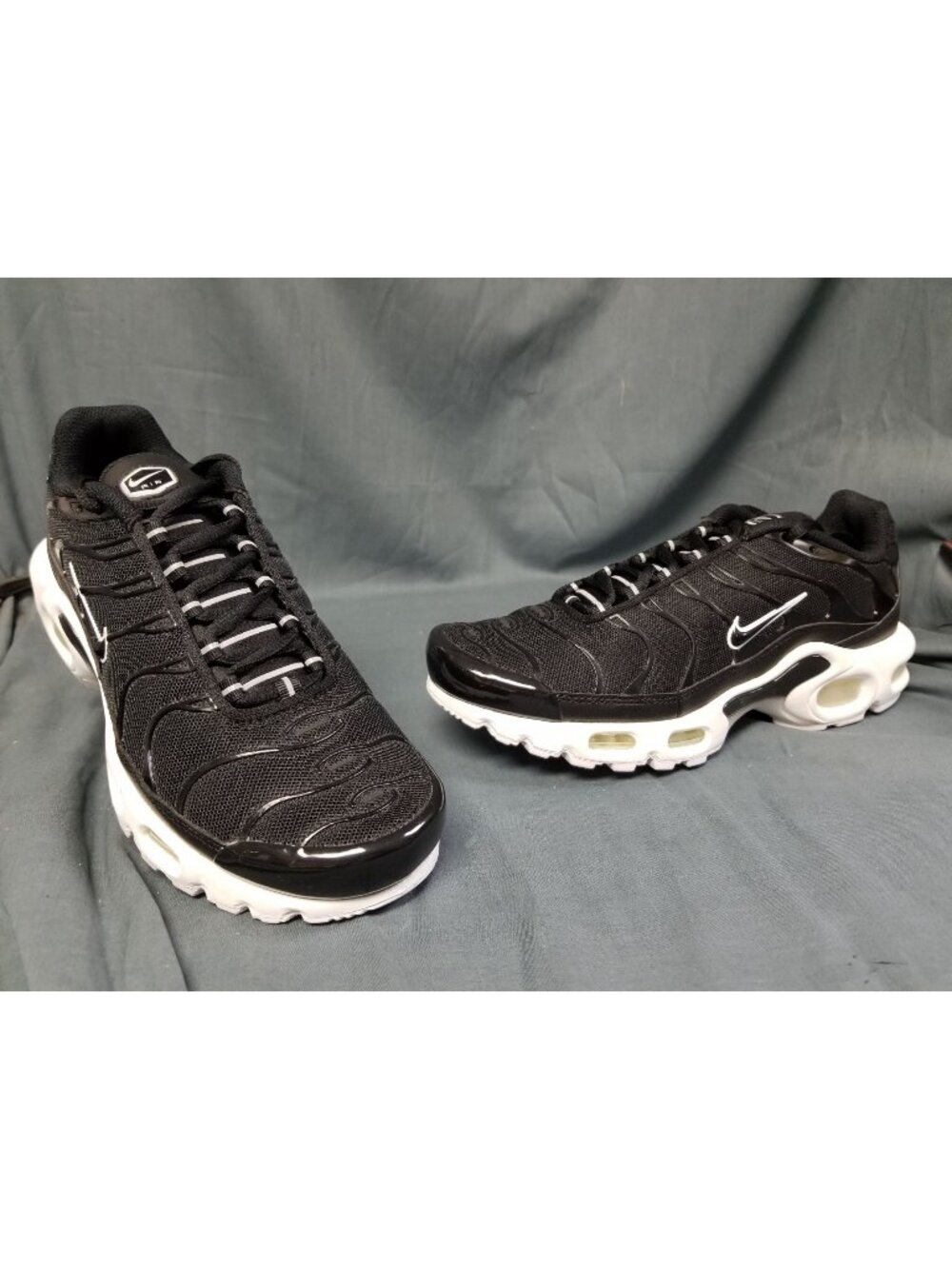 Nike Air Max Plus Black White Women's DM2362 001 Size 6.5 NEW NO BOX!